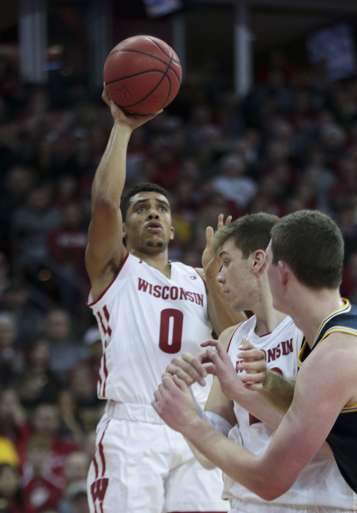 Badgers 64, No. 2 Wolverines 54